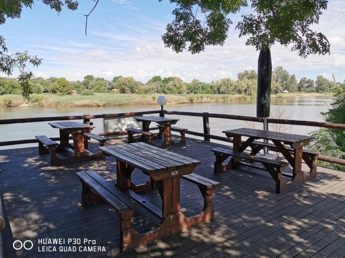 Moonriver Guesthouse Upington Extérieur photo