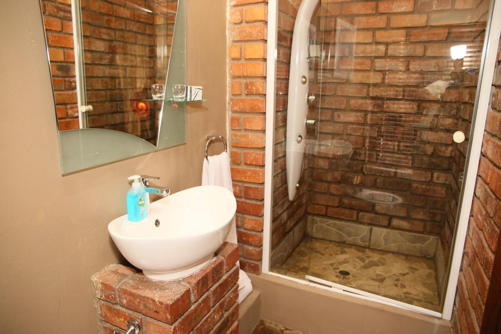 Moonriver Guesthouse Upington Extérieur photo