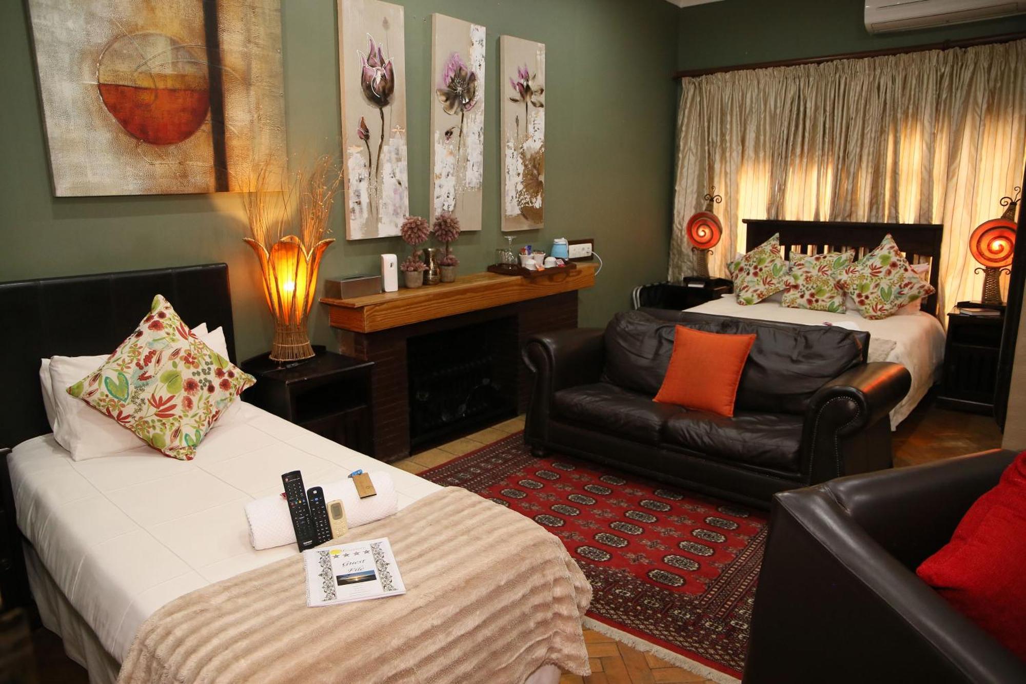 Moonriver Guesthouse Upington Extérieur photo